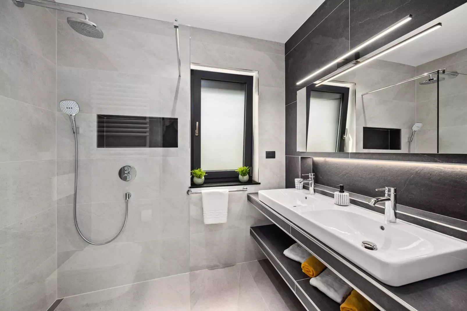 Villa Polaris - Luxurious Vacation Oasis-Badkamer