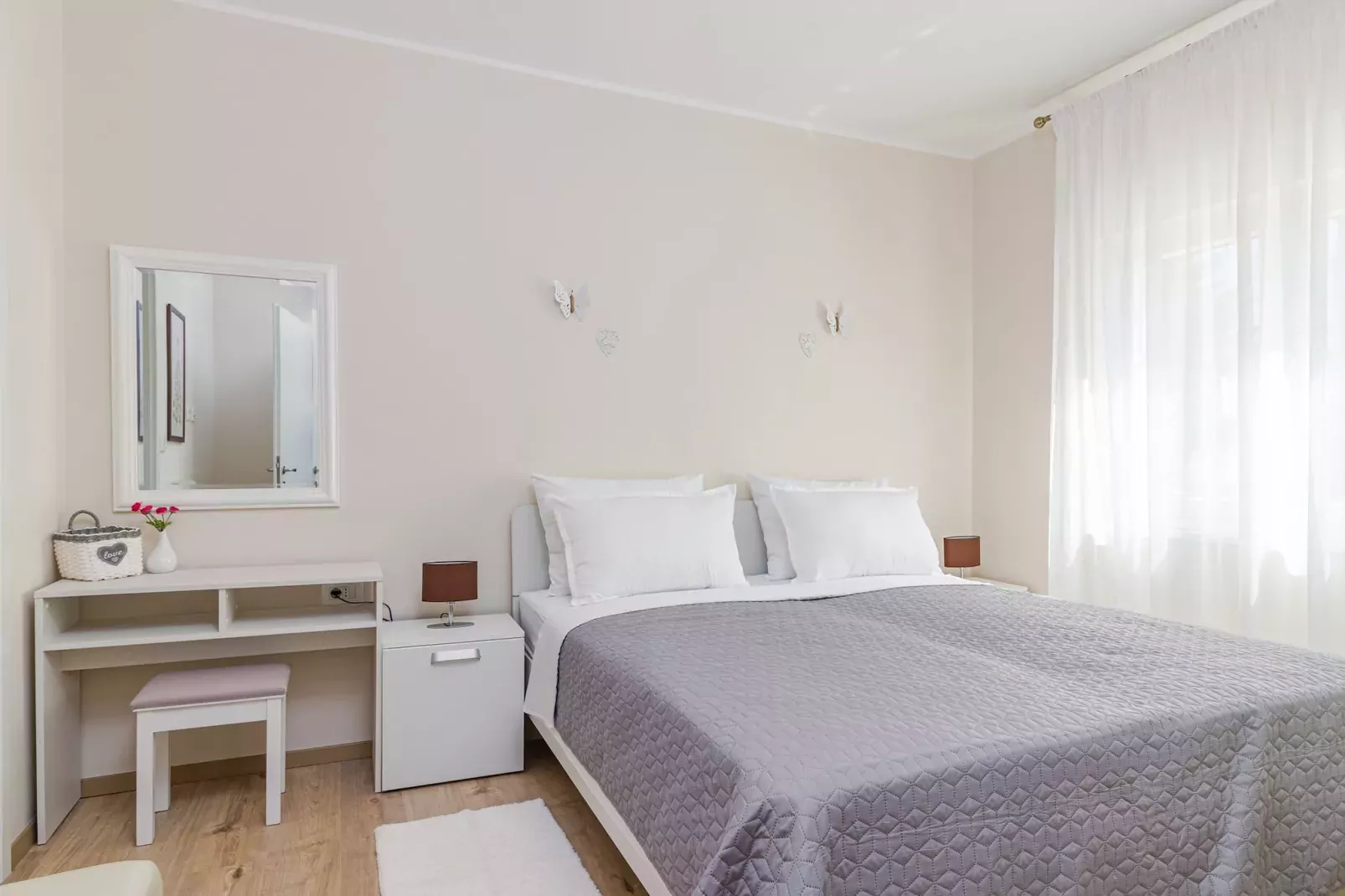 Laurus - Modern, Elegant Apartment (Rosemary)-Slaapkamer