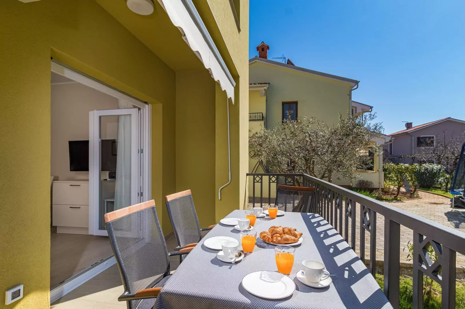 Laurus - Modern, Elegant Apartment (Rosemary)-Terras