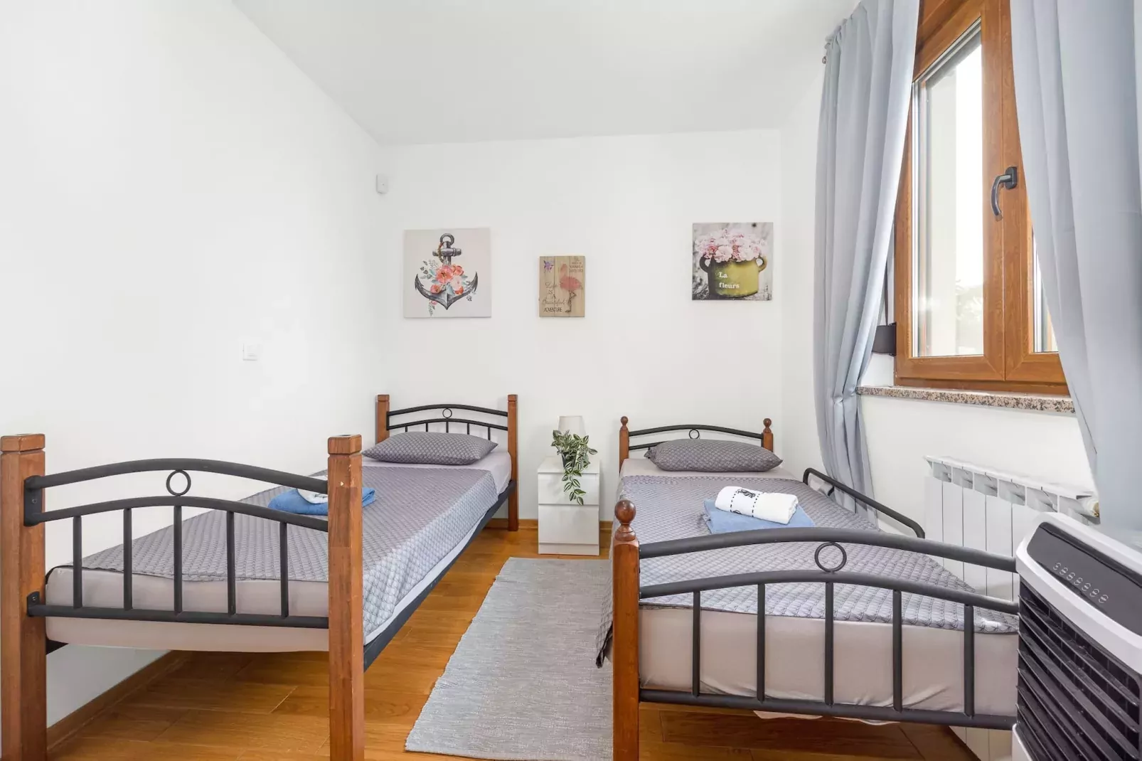 Villa San Antonio with Private Pool-Slaapkamer