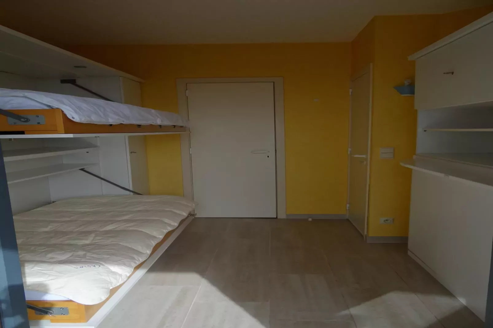 CASINO AB B0701GAR-Slaapkamer