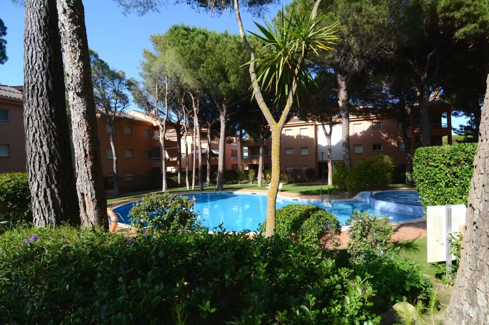 PUIG SA GUILLA I C B2-Tuinen zomer
