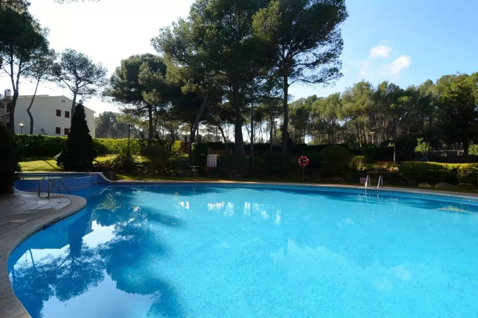 PUIG SA GUILLA I C B-3-Zwembad