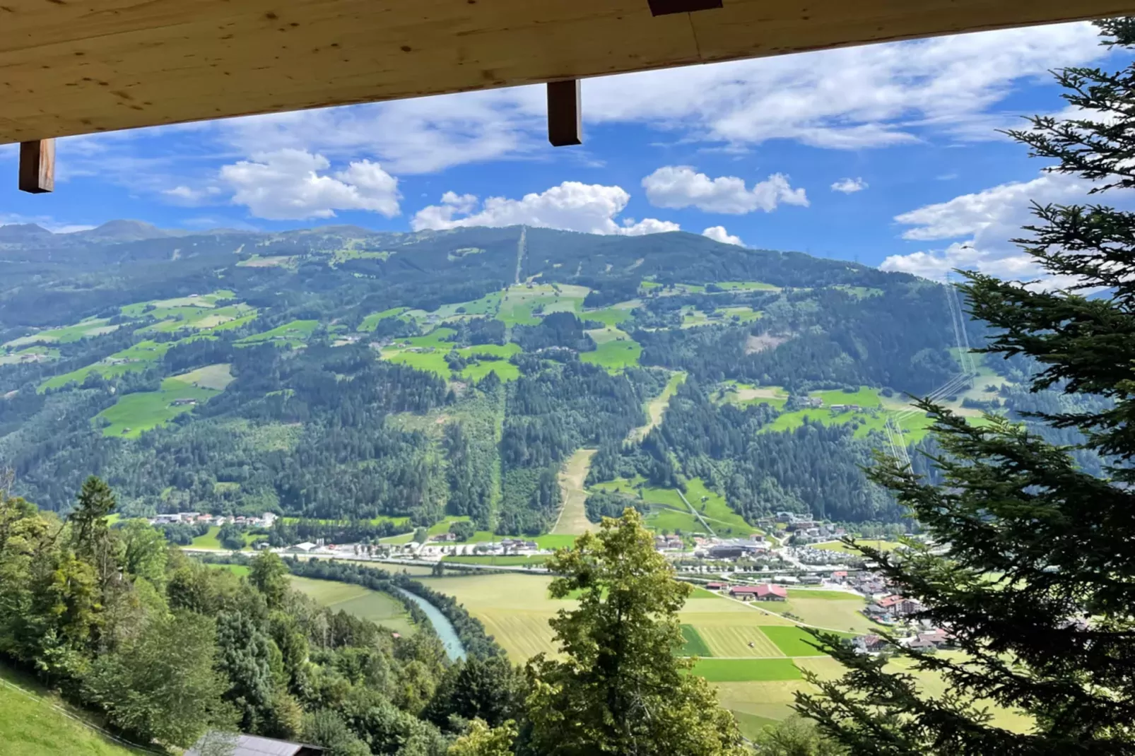 Gruppenhaus zur schönsten Aussicht-Uitzicht zomer