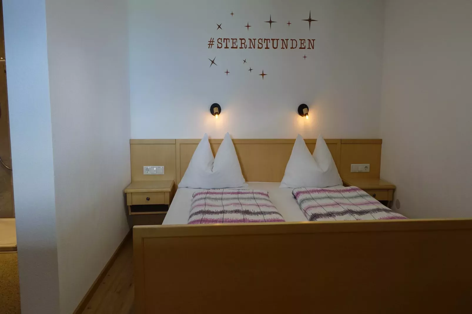 Gruppenhaus zur schönsten Aussicht-Image-tags.