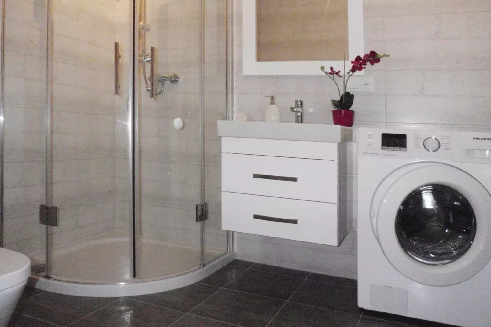 Modern apartment in Miedzyzdroje 100m from the sea 55 qm Typ A App-Badkamer