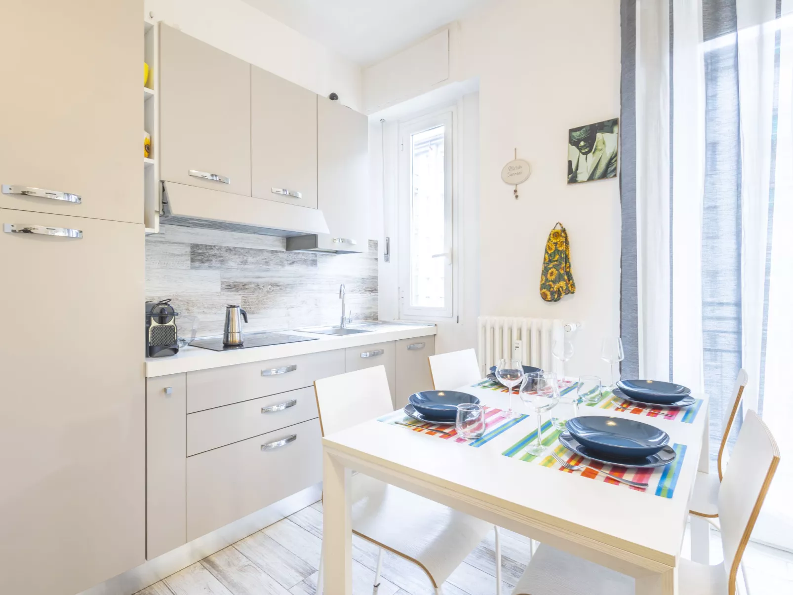 Suzzani Flat