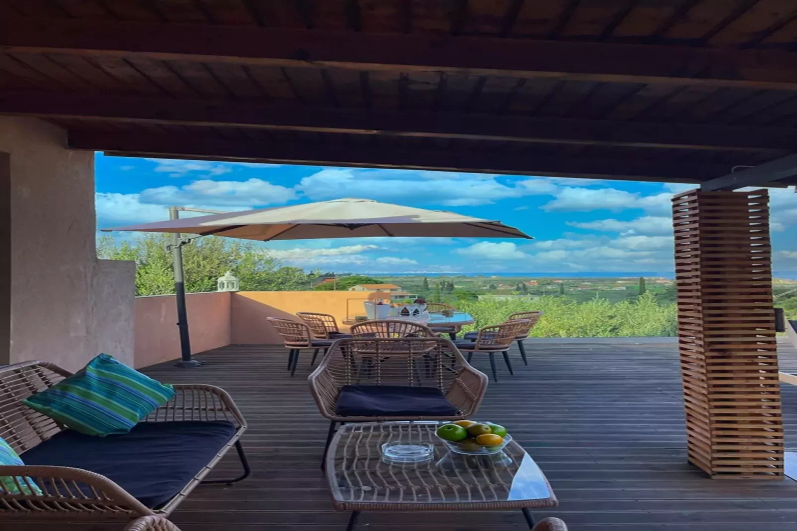 Villa De La Vita Alykes-Terrasbalkon