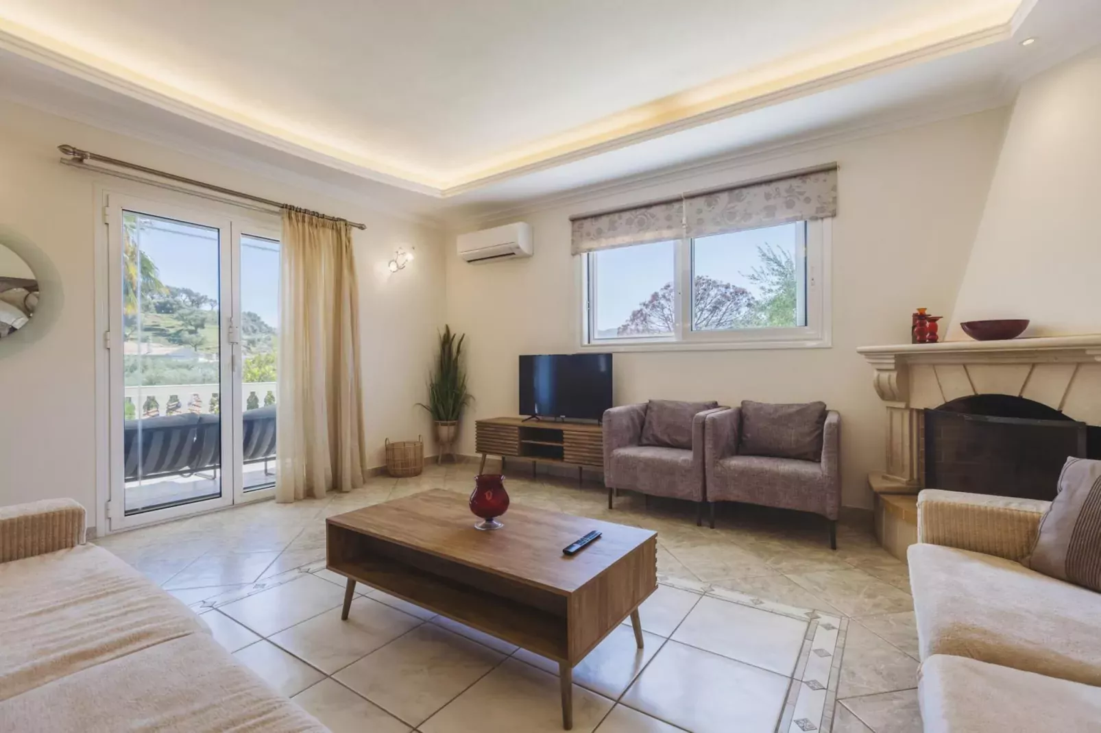 Villa Lilly with private pool-Woonkamer