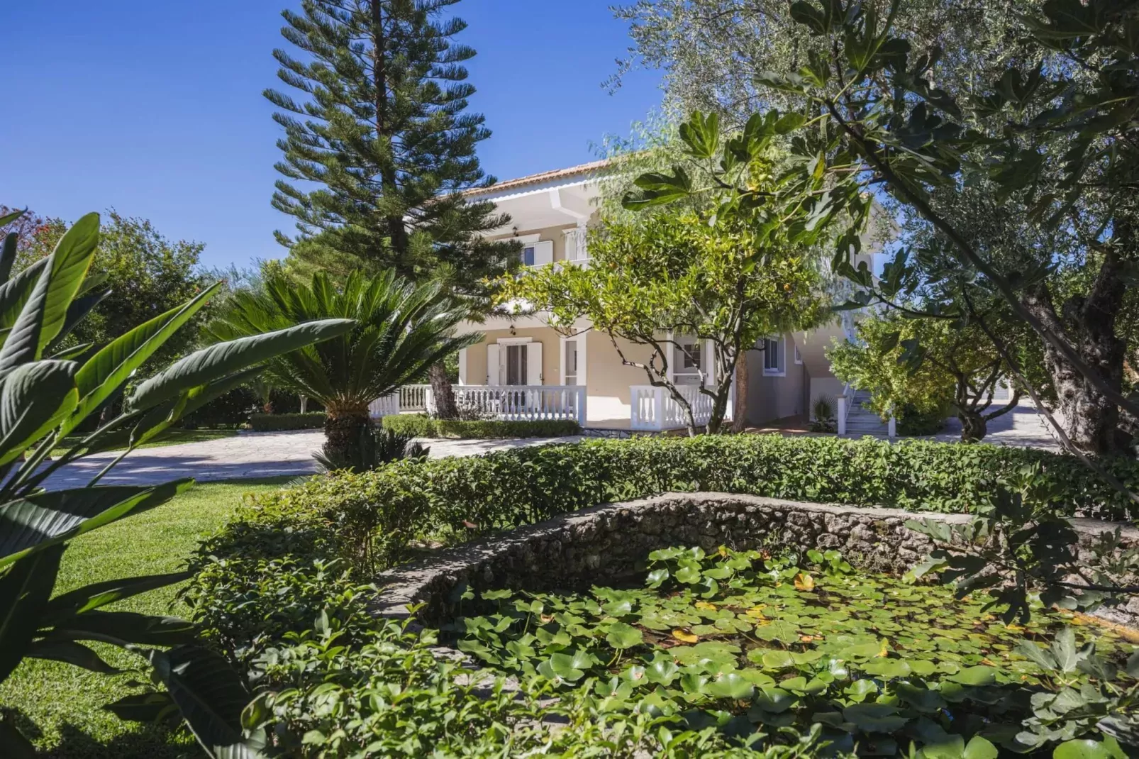 Villa Lilly with private pool-Tuinen zomer