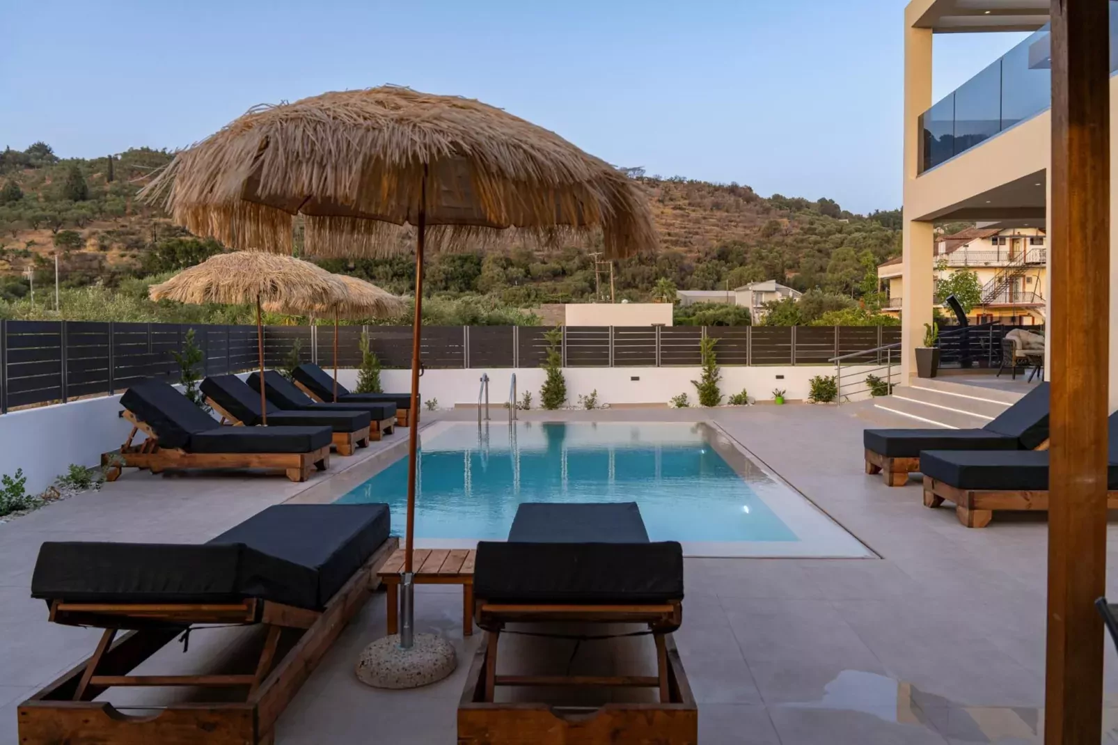 Diamond Villa with swimming pool-Zwembad