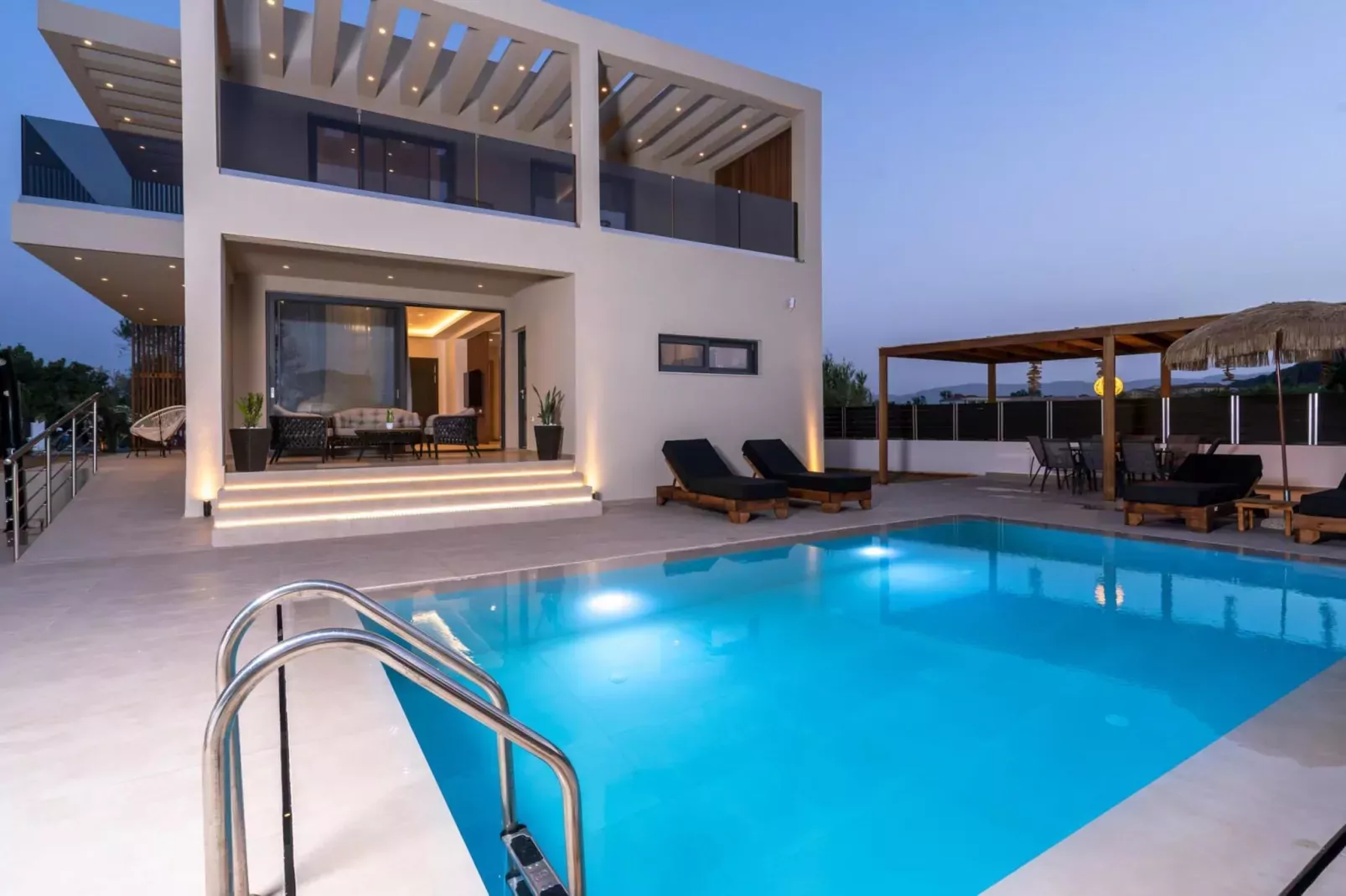 Diamond Villa with swimming pool-Zwembad
