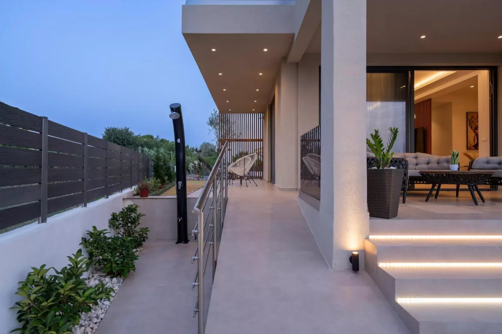 Diamond Villa with swimming pool-Terrasbalkon