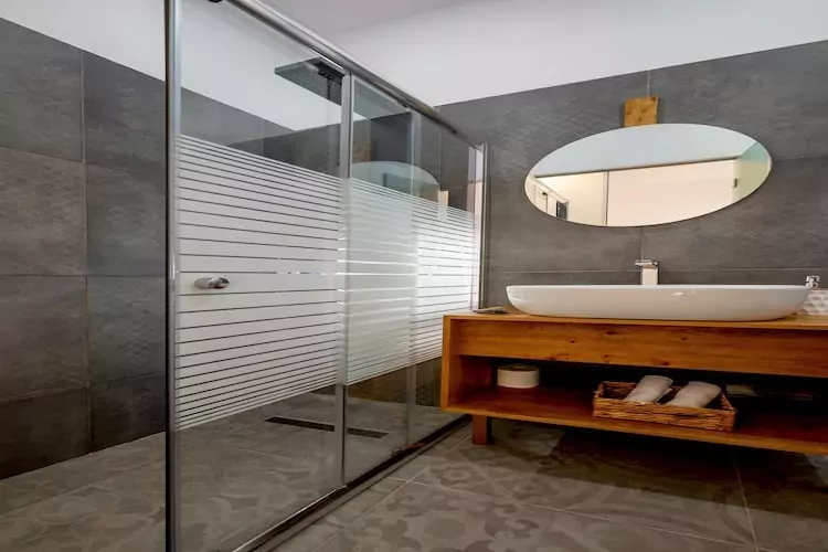 Canyon 1 Elegant villa-Badkamer