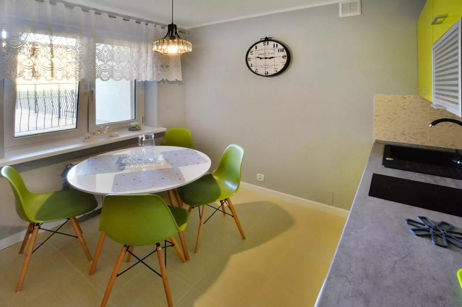 Apartament dla 5 osób Kołobrzeg-Eetkamer