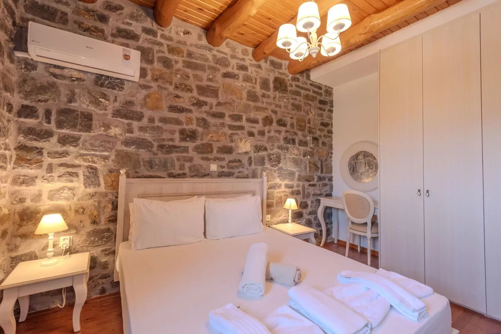 Villa Vilana with private pool-Slaapkamer