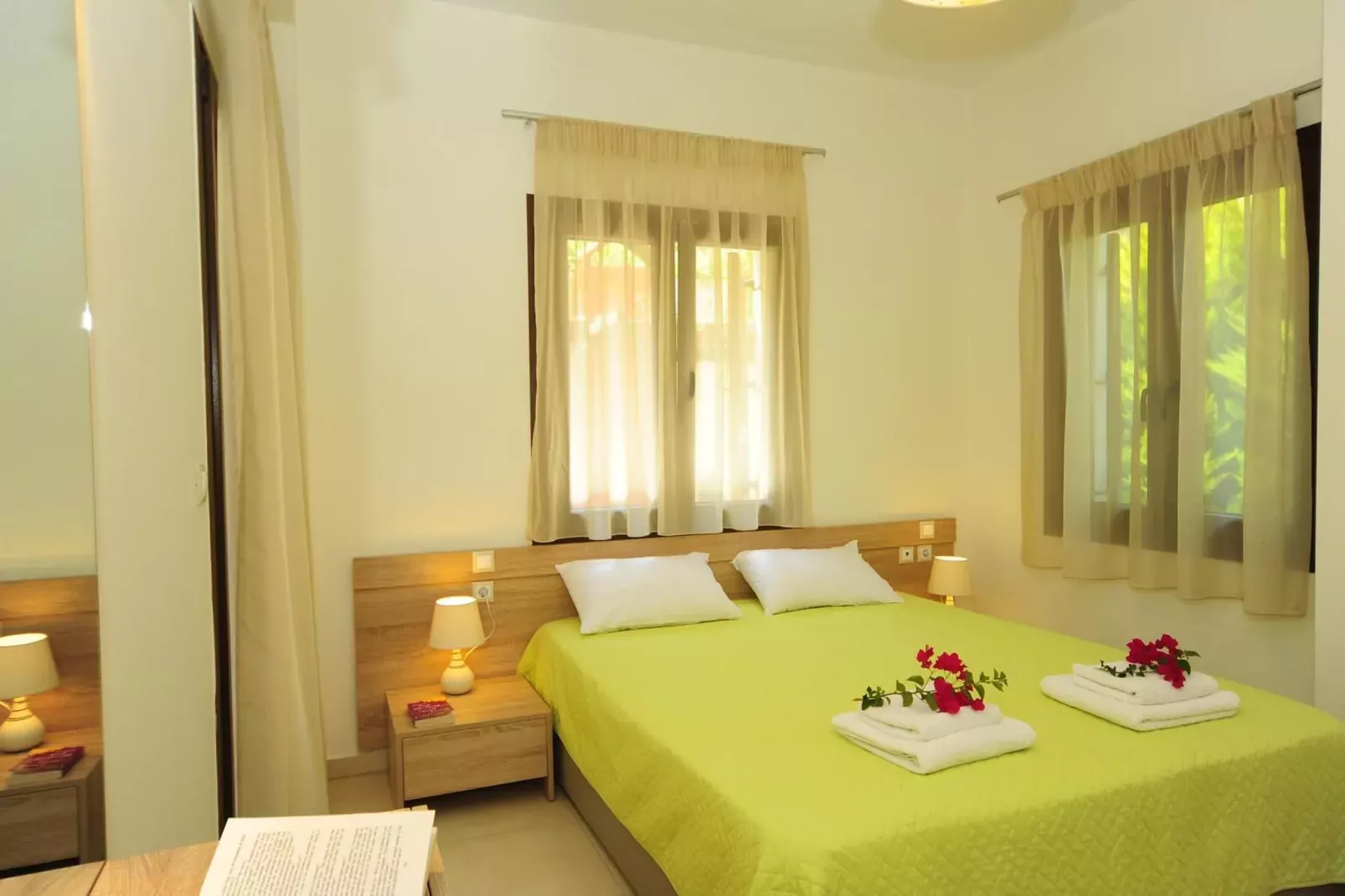 Villa Orsalia with private pool-Slaapkamer