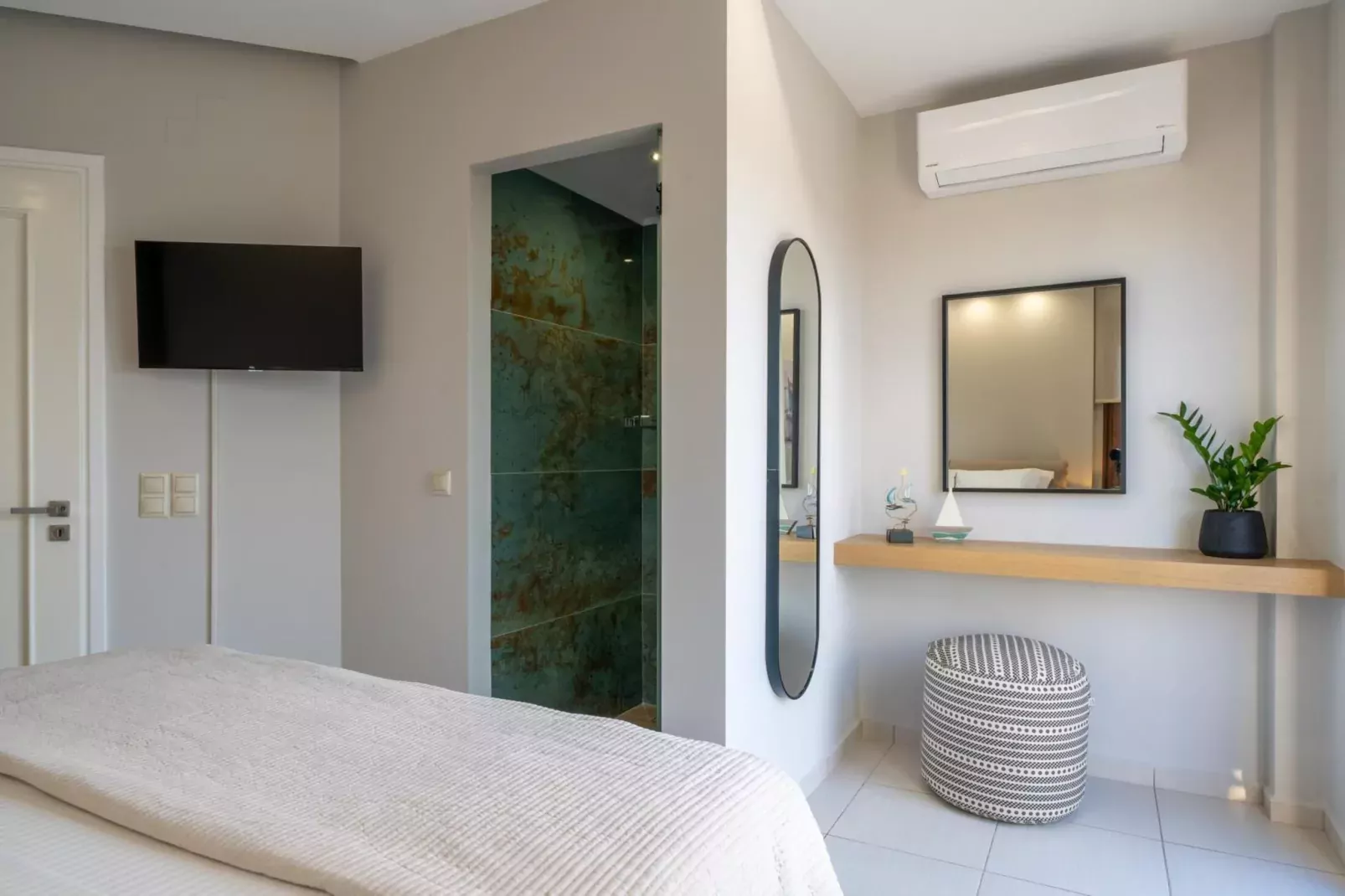 Villa Dimitra with swimming pool-Slaapkamer