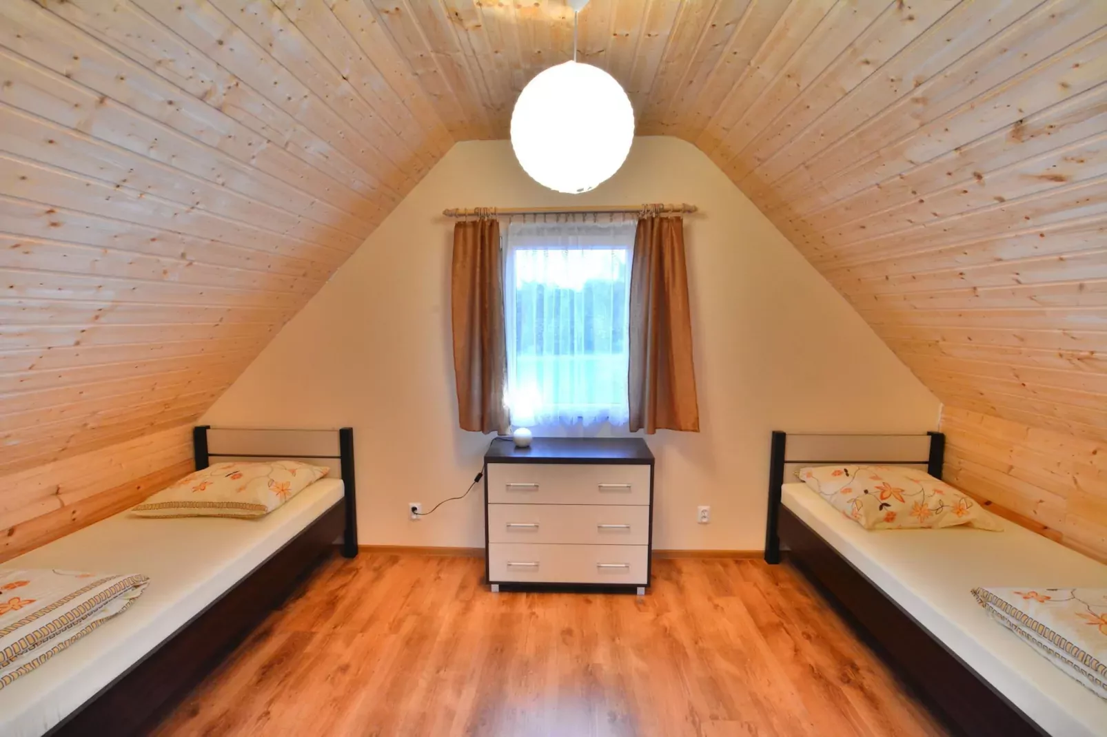 Domki Letniskowe dla 6 osób Ustronie Morskie-Slaapkamer