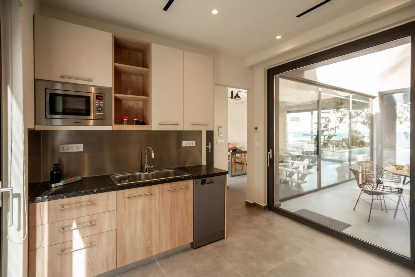 Luxury Villa Mon II Vassilikos-Keuken