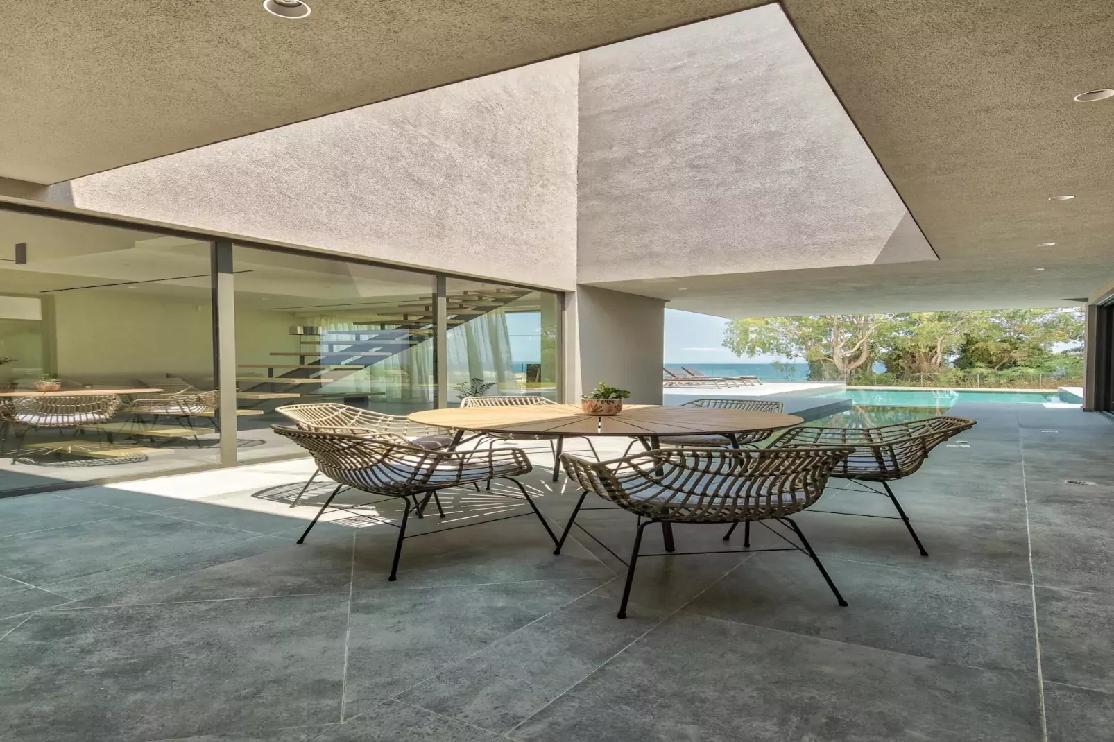 Luxury Villa Mon II Vassilikos-Terrasbalkon