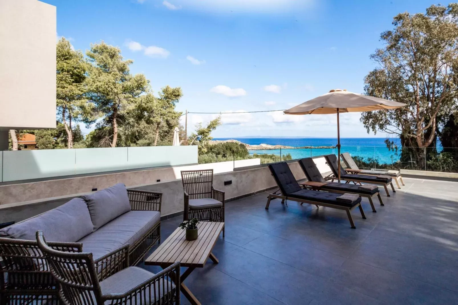 Luxury Villa Mon II Vassilikos-Terrasbalkon