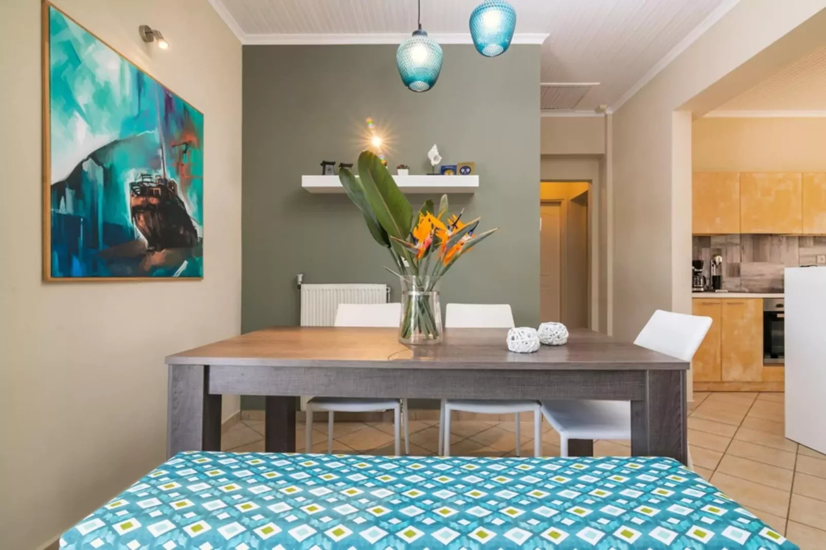 Madini Luxury villa with private Heated pool-Eetkamer