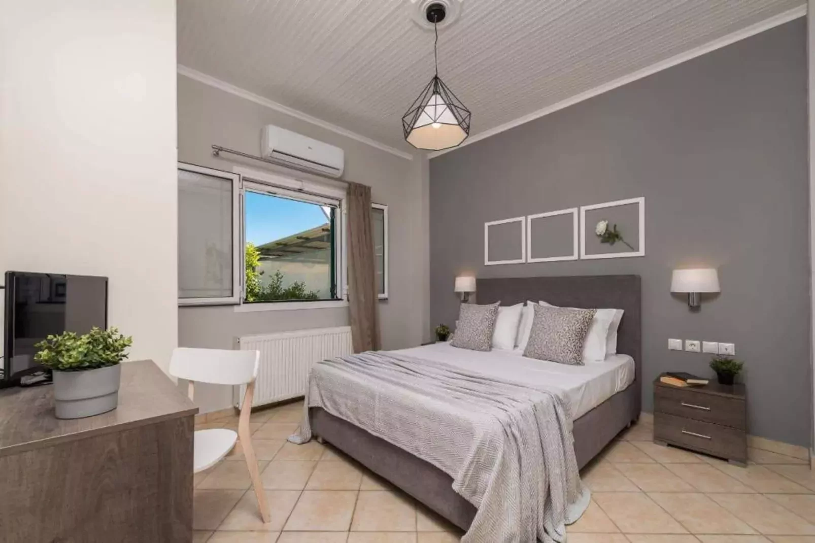 Madini Luxury villa with private Heated pool-Slaapkamer
