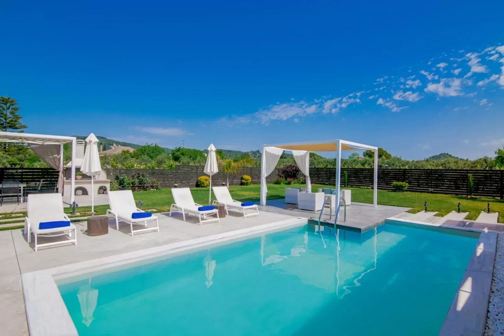 Madini Luxury villa with private Heated pool-Zwembad