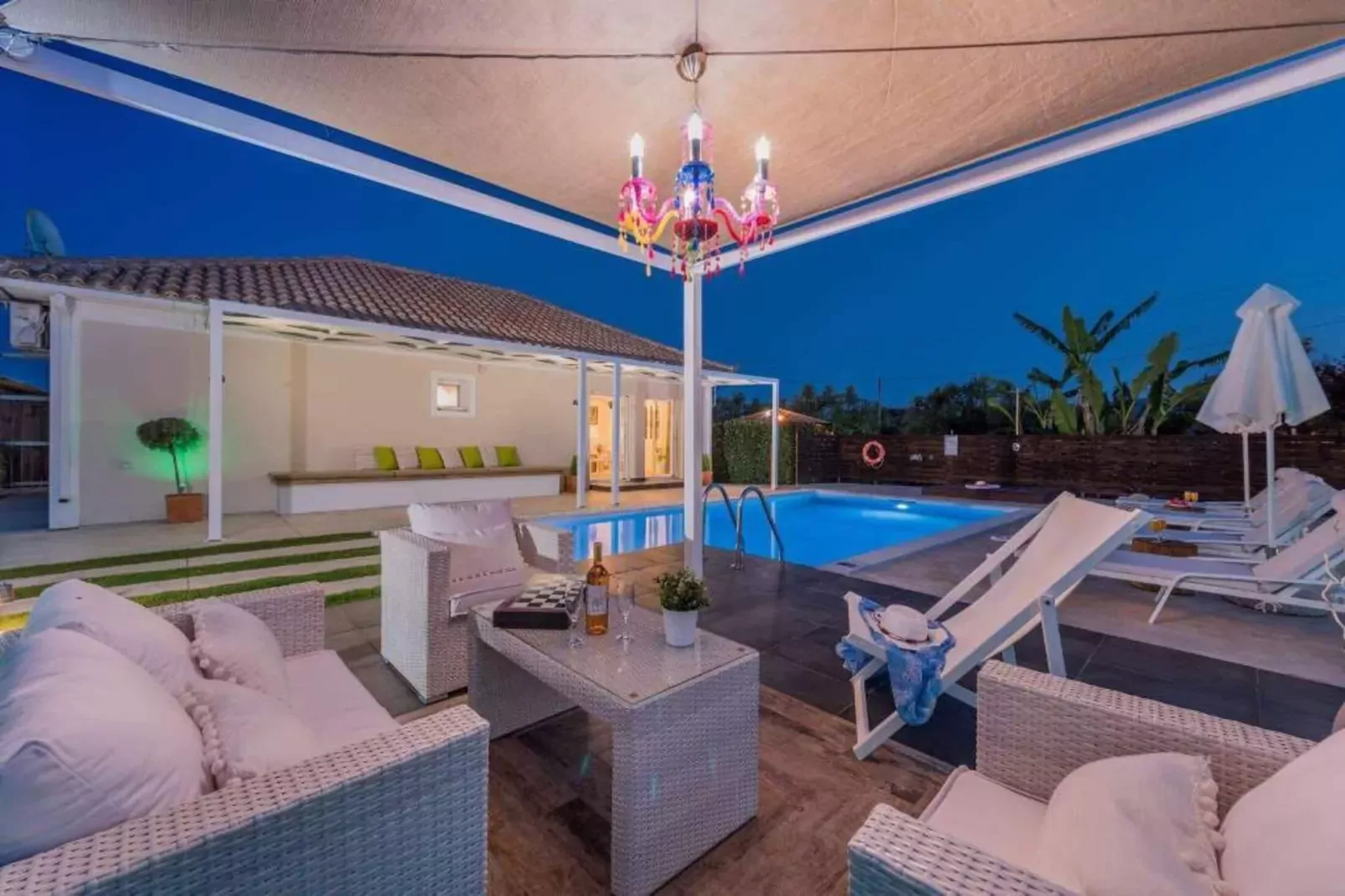 Madini Luxury villa with private Heated pool-Zwembad