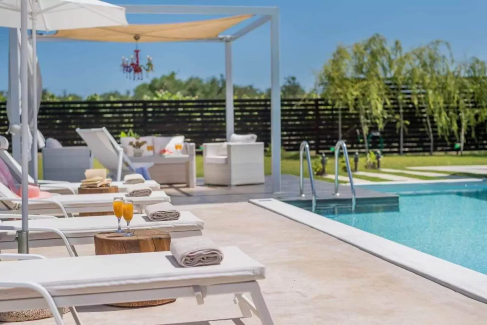 Madini Luxury villa with private Heated pool-Zwembad