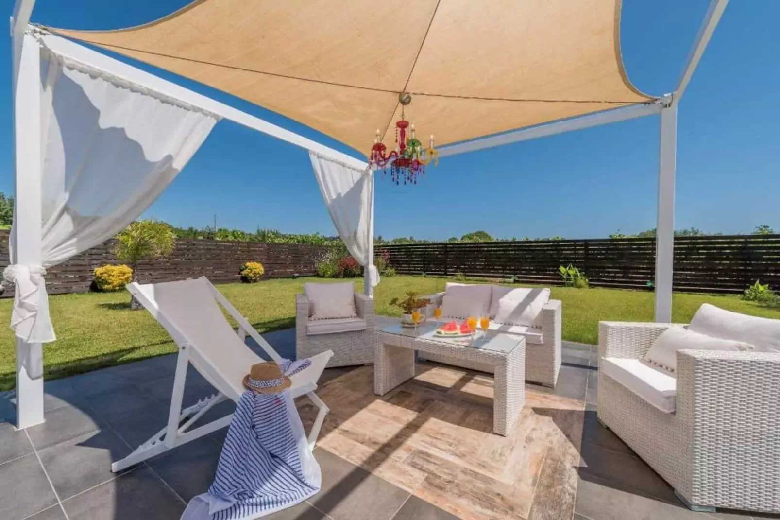 Madini Luxury villa with private Heated pool-Terrasbalkon