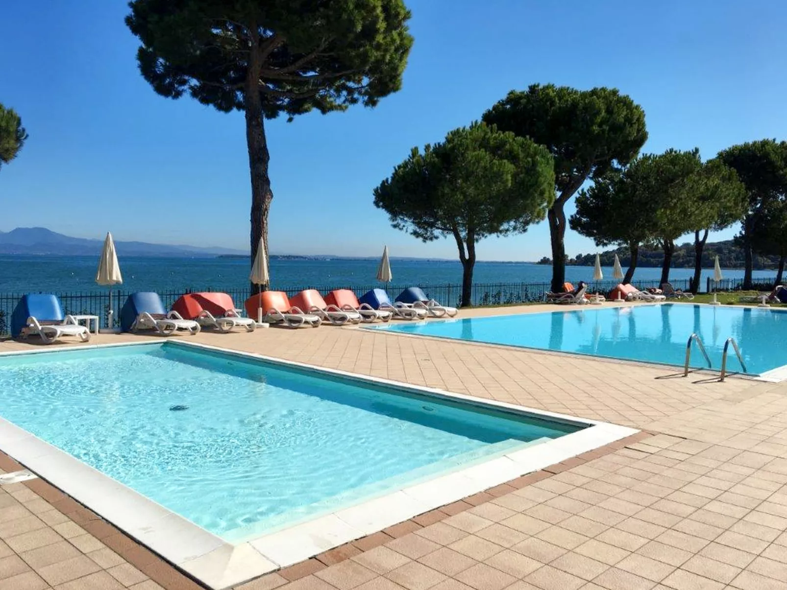 Front Lake Resort Le Corti del Lago - 10582043