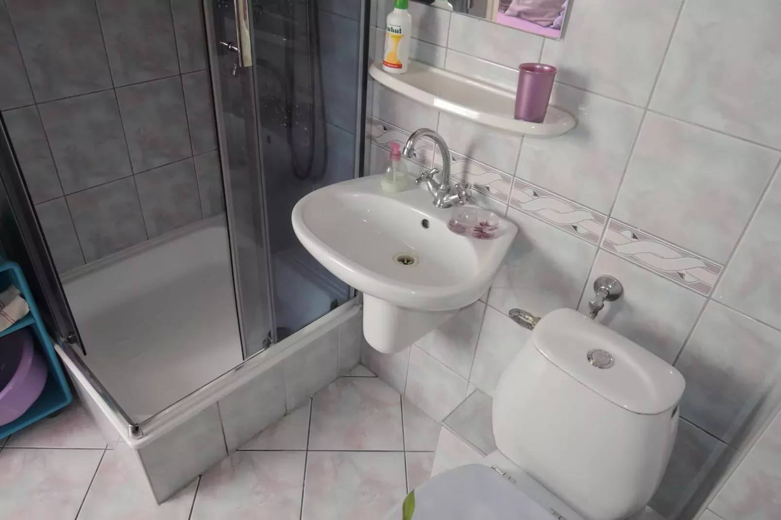 Dwójka fioletowa I piętro-Badkamer