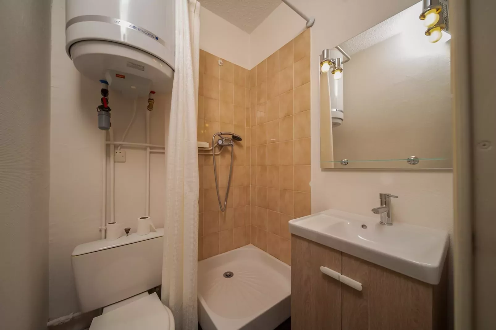 LE SCHUSS 5 N°28 - ST4C-Badkamer