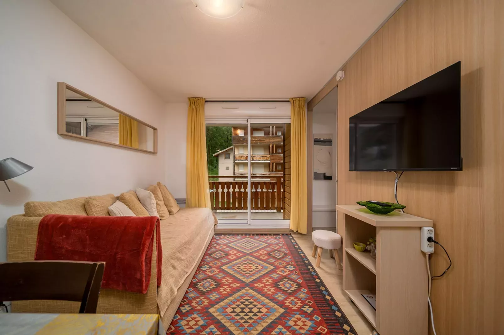 C. DU VERDON N°2301 - 2P6C-Woonkamer