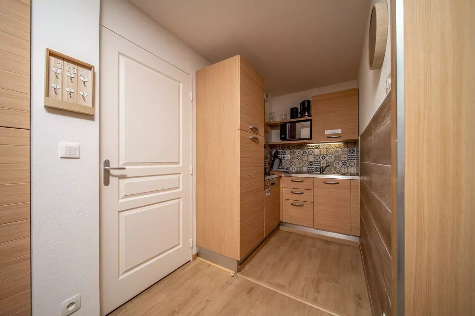 C. DU VERDON N°2301 - 2P6C-Keuken
