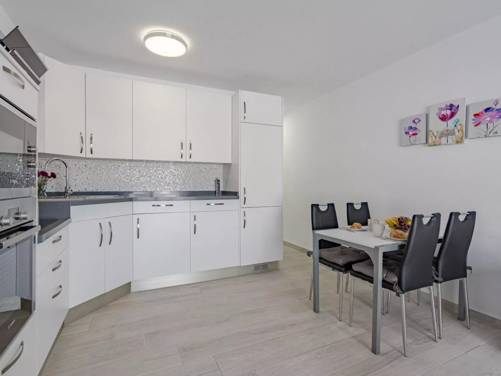 Parque Don Jose Poolside Retreat-Binnen