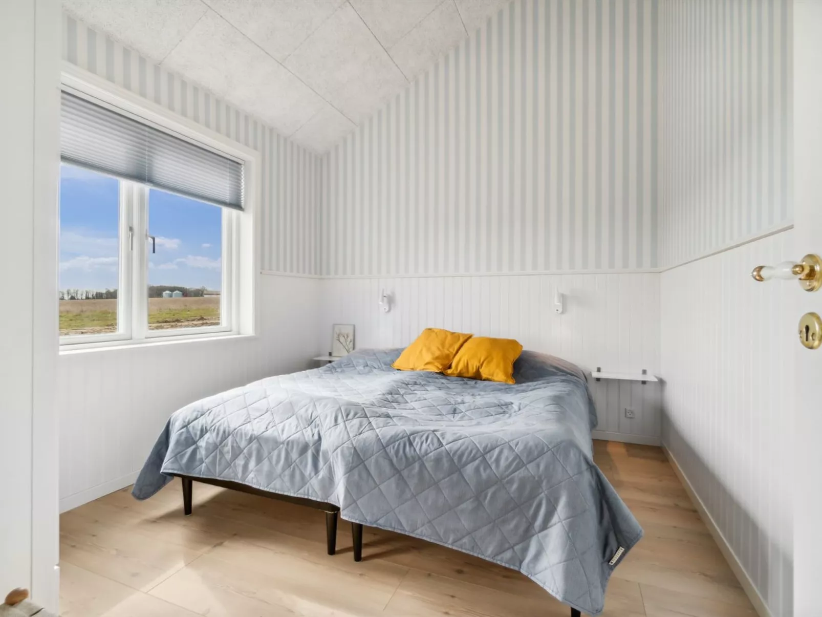 "Skoge" - 500m from the sea-Binnen