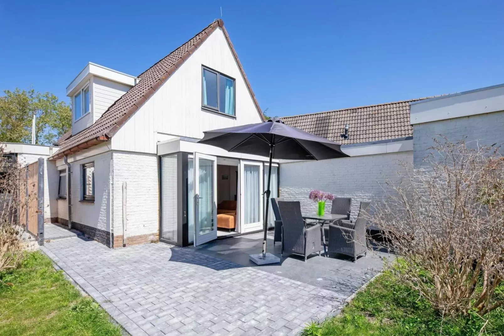 Strandhuys Zeester-Buitenkant zomer