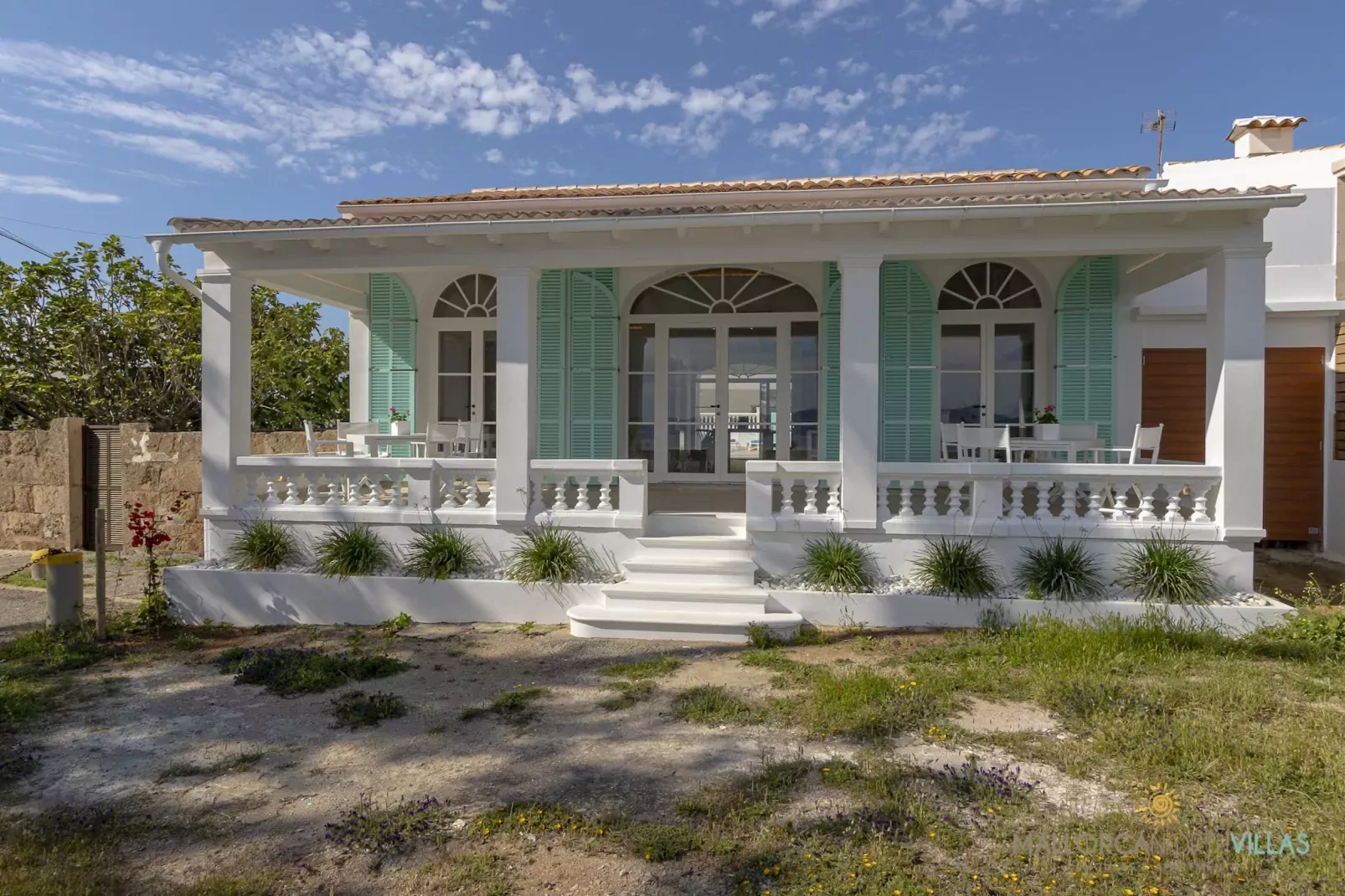 Villa Veles Dos: Tu Escapada de Lujo Frente al Mar-Buitenkant zomer