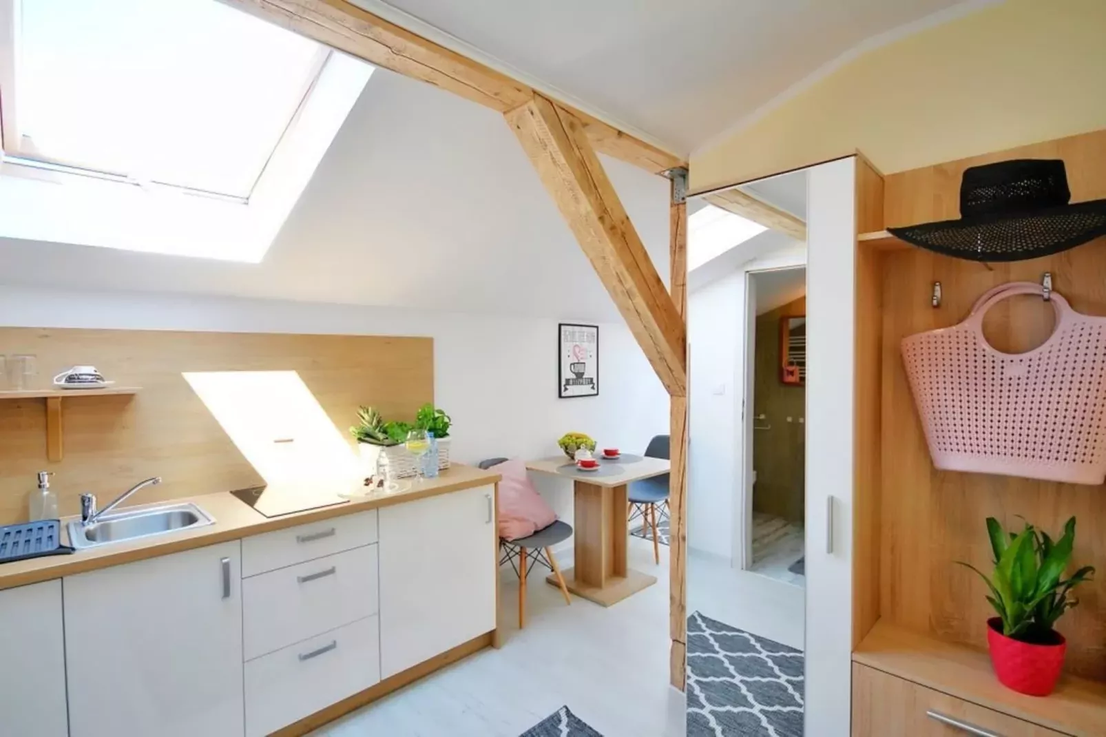 	Studio 2-osobowe nr 2 17 m2 na poddaszu Ustronie Morskie-Keuken