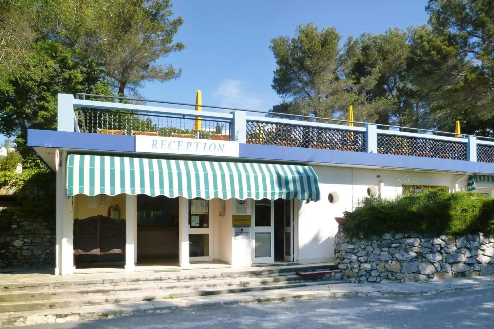 Ferienresort C'era Una Volta Villanova d'Albengo - Type B5 mit Veranda ca 25 qm-Buitenkant zomer