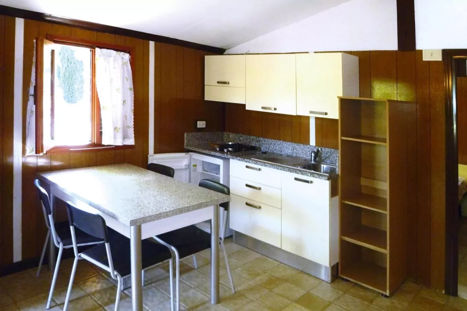 Ferienresort C'era Una Volta Villanova d'Albengo - Type B4 mit Veranda ca 27 qm-Keuken