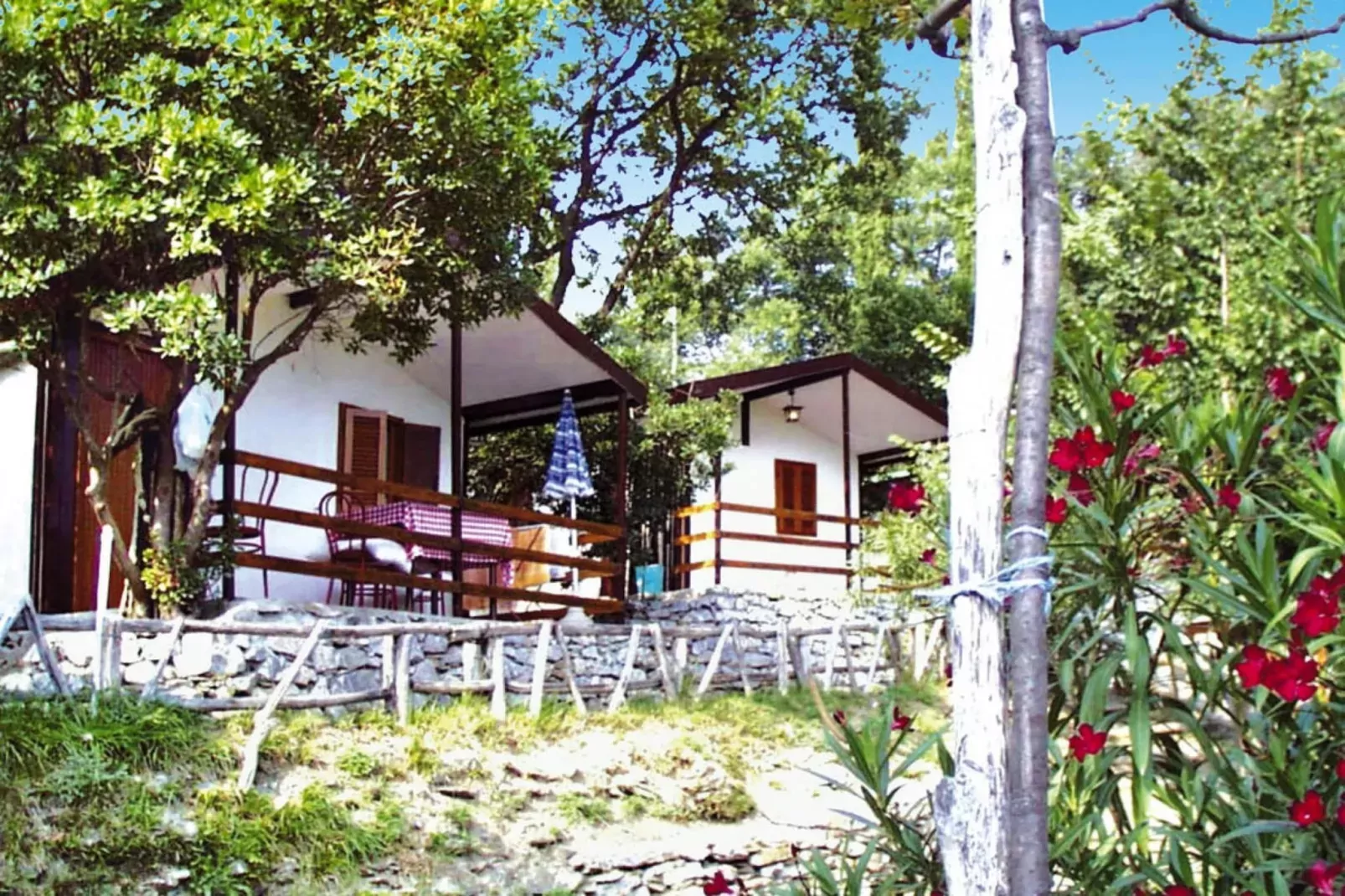 Ferienresort C'era Una Volta Villanova d'Albengo - Type MH B 4 Pax ca 24 qm-Buitenkant zomer