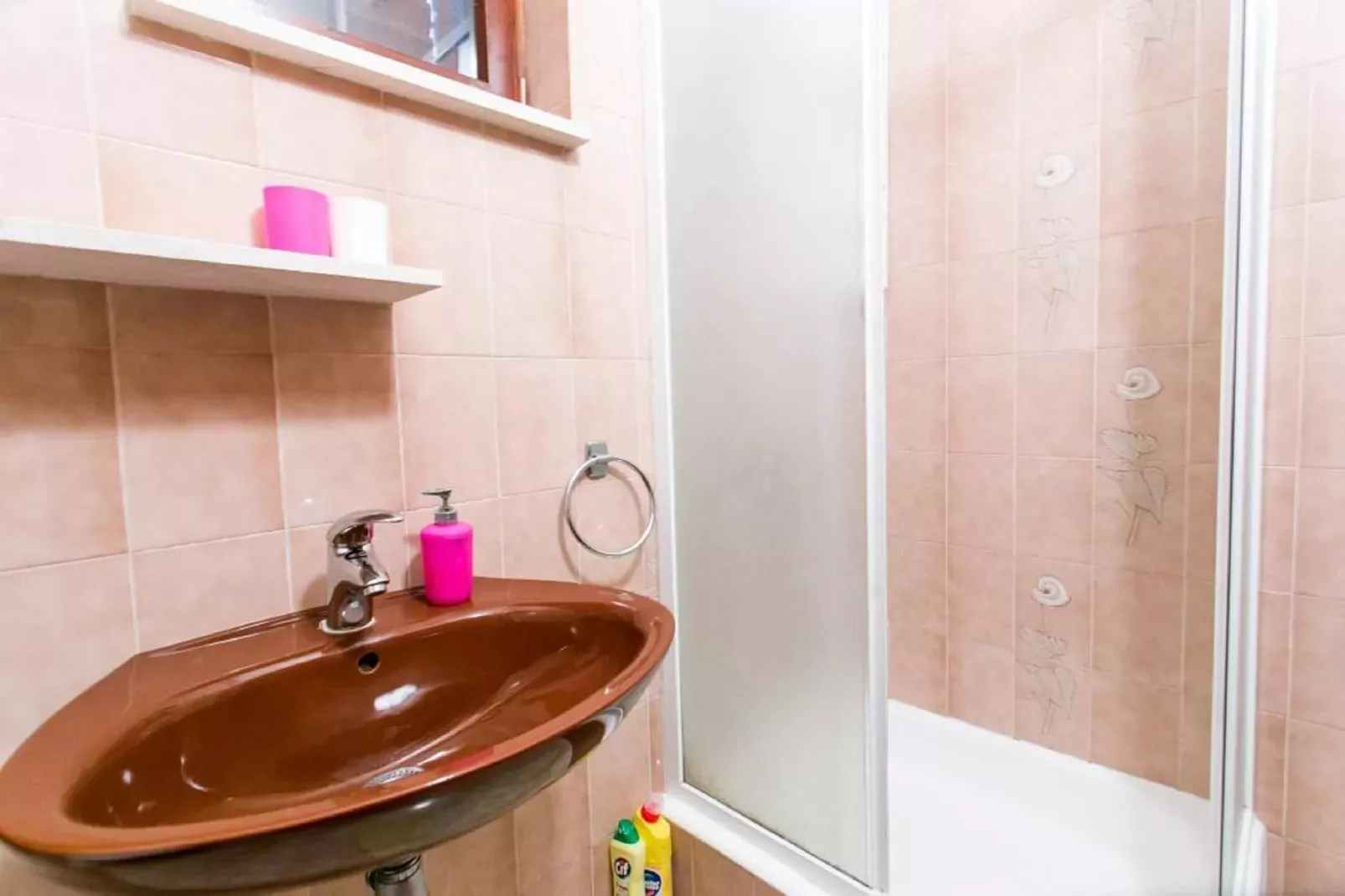 Apartments Neve - One-Bedroom Apartment with Balcony and Sea View-Badkamer