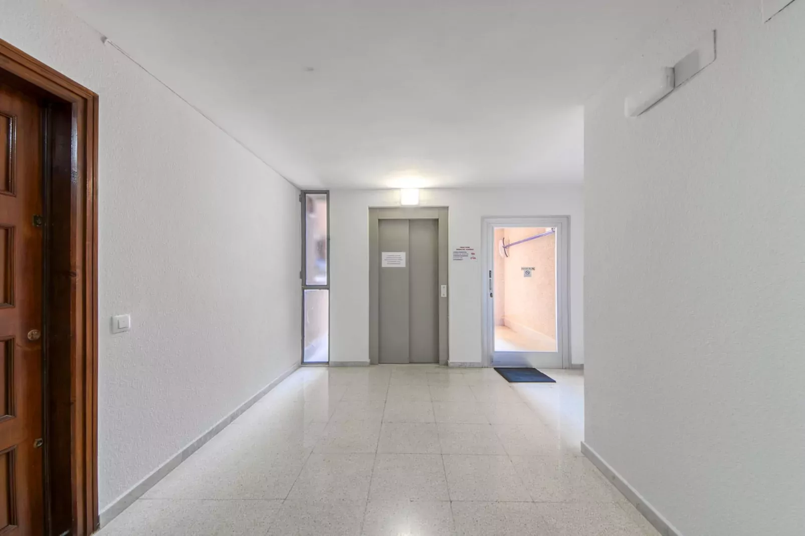 Dallas 2 F Canyelles Roses-Faciliteiten