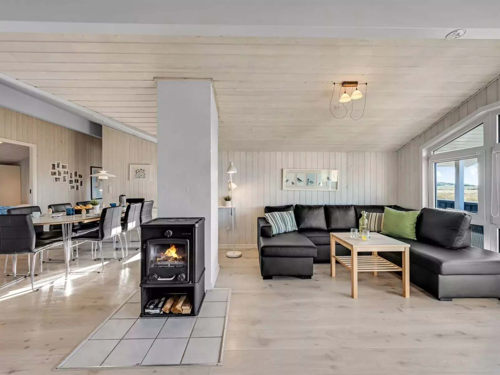 "Jaana" - 10m from the sea-Binnen