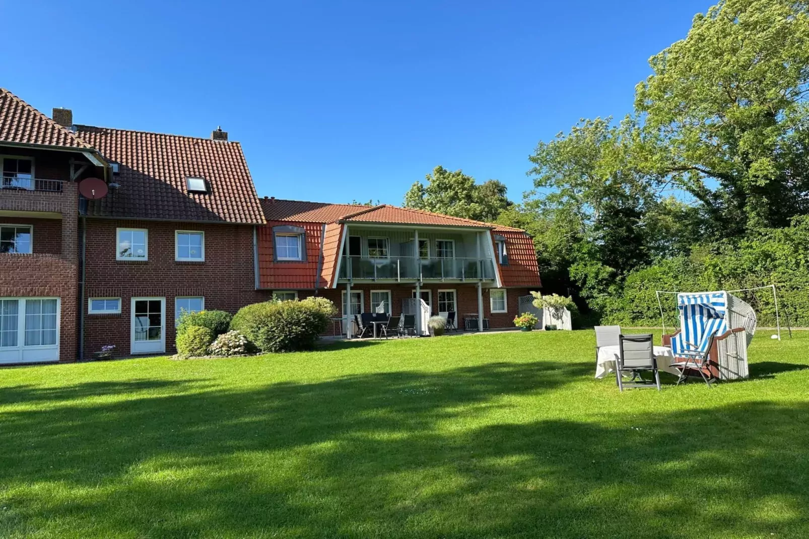 Landhaus auf Fehmarn-Tuinen zomer