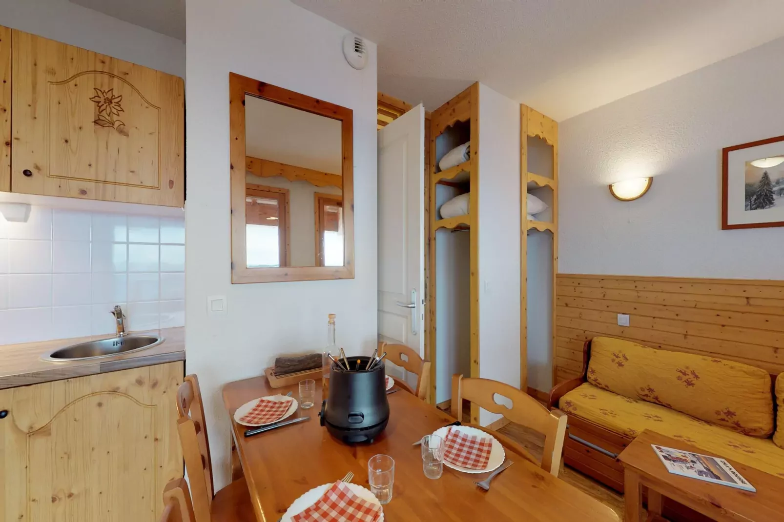 Vercors 2 053-FAMILLE & MONTAGNE studio 4 pers-Eetkamer